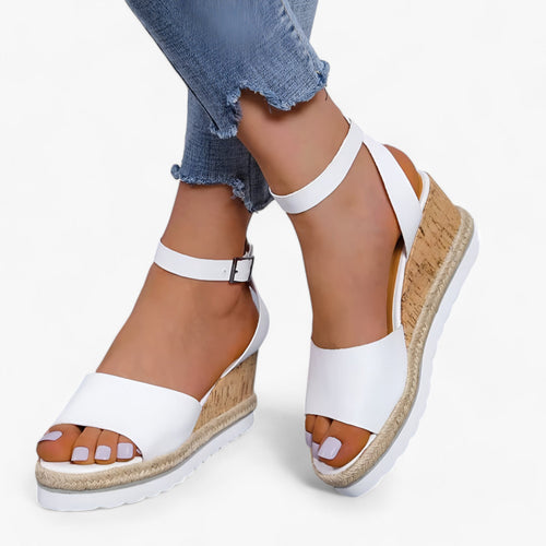 Ortopedische Kilsandalen für Frauen aus Veganleder – Komfortable Plattform mit 3 cm Absatzhöhe und flexibler Passform 1