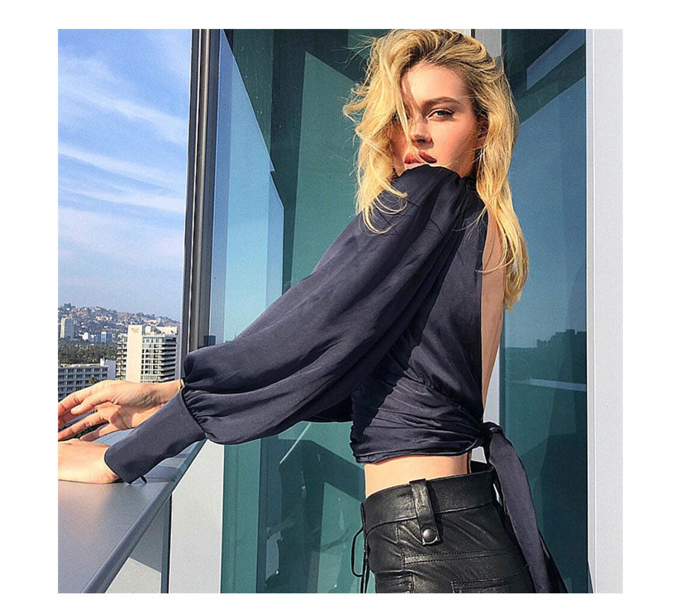 Kvinnors Kort Blus Djup V-Front Satin med Puffärmar-5