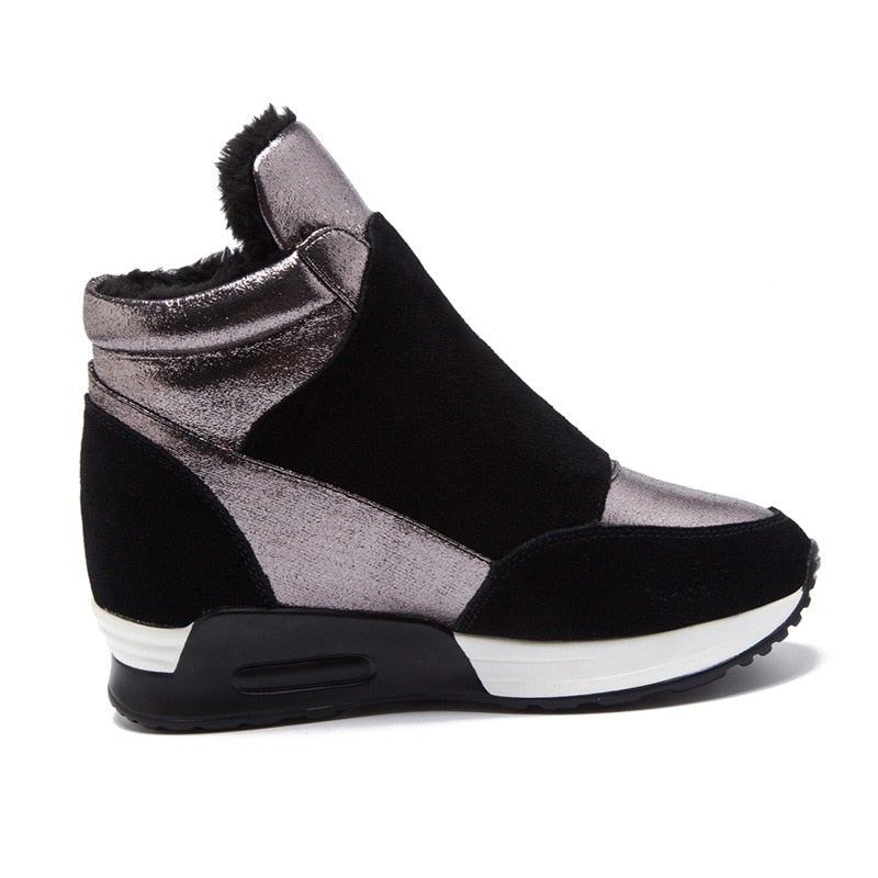 Dam Sneakers med Medelstor Kilhäl i Mocka och Plysch – Bekväm och Elegant Design för Vardag och Fest 3