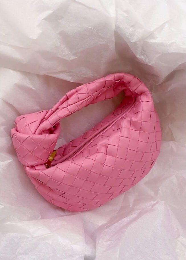 Elegant Damväska Satchel i Syntetiskt Läder med Filigree Detaljer – Svart, Justerbar Axelrem, Perfekt för Vardag och Fritid 15
