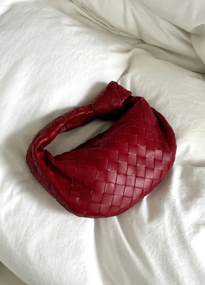 Elegant Damväska Satchel i Syntetiskt Läder med Filigree Detaljer – Svart, Justerbar Axelrem, Perfekt för Vardag och Fritid 11