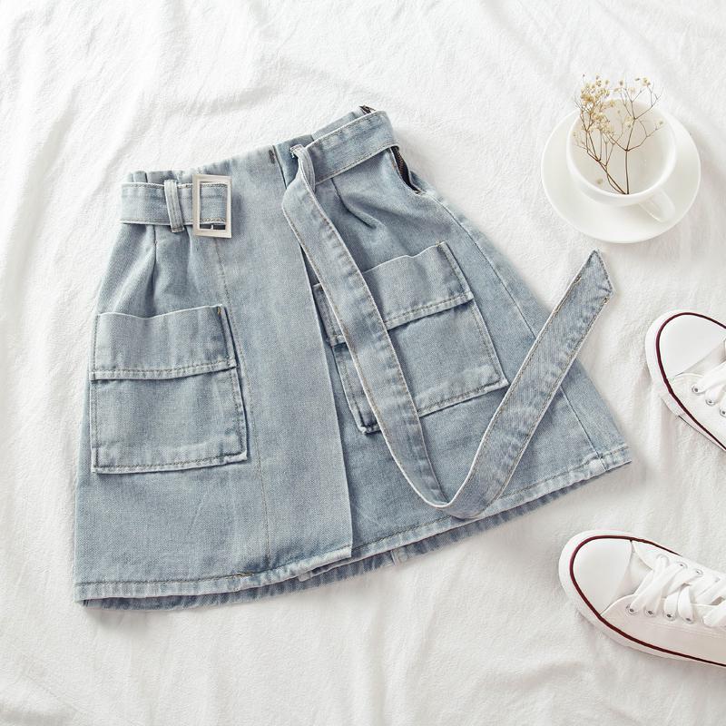 Kort Jeanskjol Dam med Fickor i Denim – Trapezoidalt Snitt, Justerbar Midja, Blå eller Vit Kjol 1