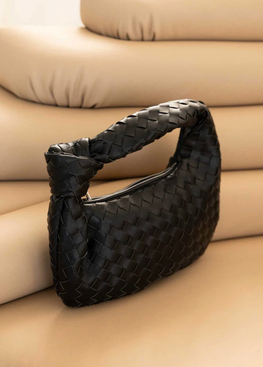 Elegant Damväska Satchel i Syntetiskt Läder med Filigree Detaljer – Svart, Justerbar Axelrem, Perfekt för Vardag och Fritid 1