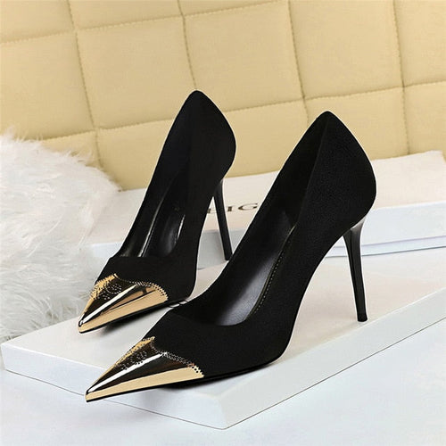 Dam Stiletto Skor i Flock PU-Läder med Metalliska Detaljer-1