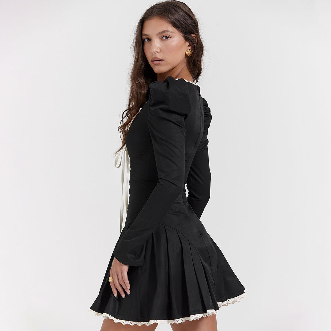 Kvinnors Svart Miniklänning med Snörning och Puffärmar i Polyester-4