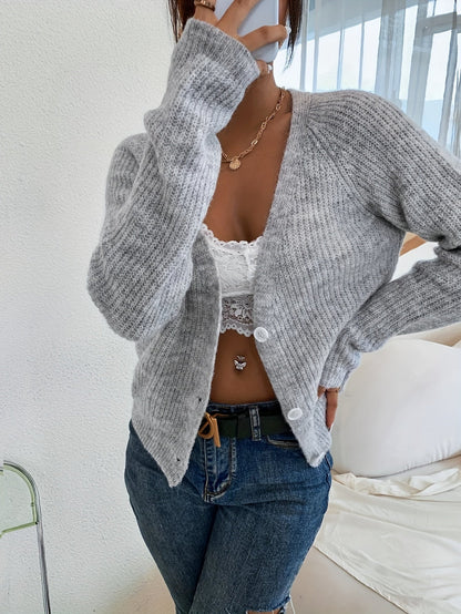 Stickad Kofta för Kvinnor med V-ringning, Lång Ärmar i Högkvalitativ Ull – Elegant och Bekväm för Alla Tillfällen 3