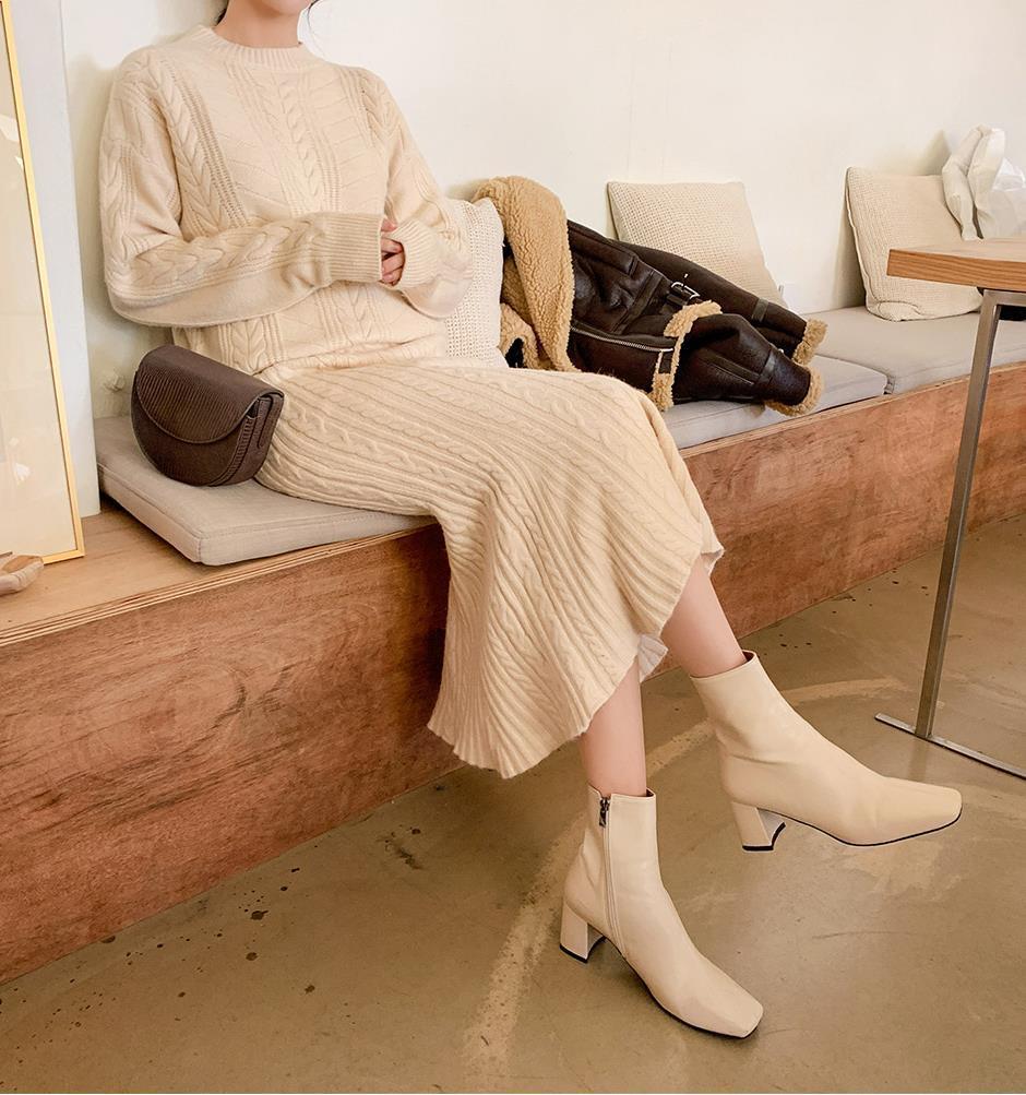 Mjukisset Dam Stickad Topp och Kjol i Akryl-5