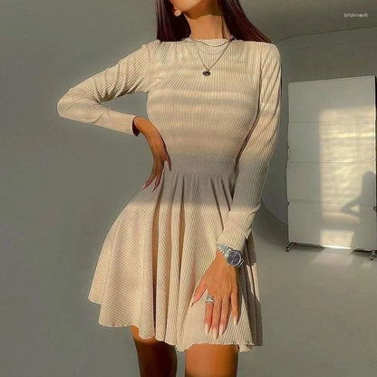 Variant image for Kvinna Veckad Klänning Långa Ärmar Polyester-6