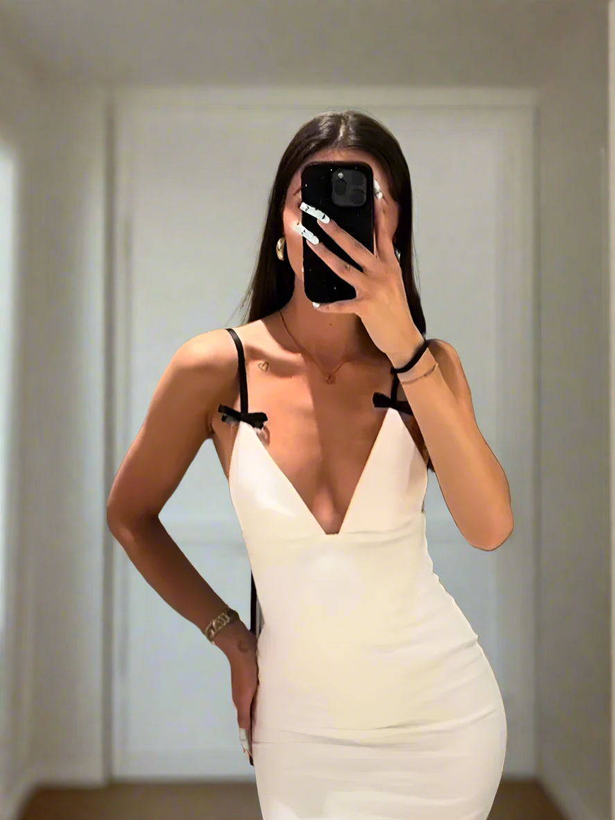 Variant image for Kvinnoklänning Lång V-halslinje Med Knut Spetsdetalj Högkvalitativt Tyg-1