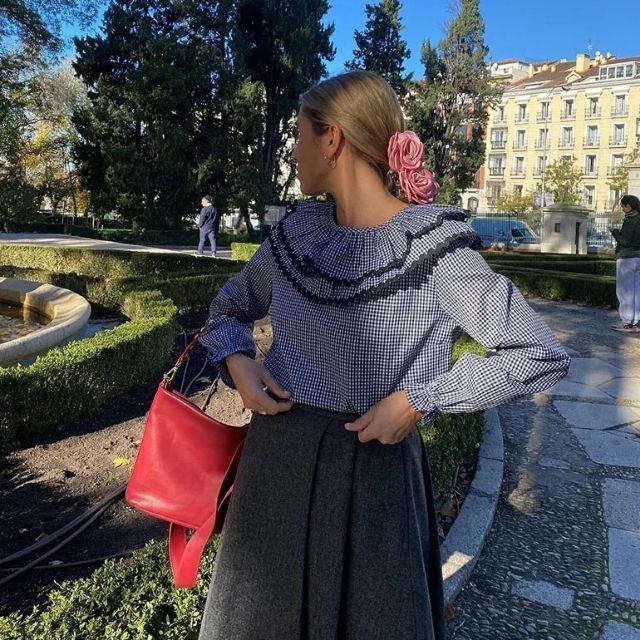 Dam Blus Rutig O-hals 100% Bomull med Rufsad Trim 10