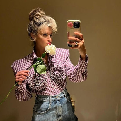 Blommig Accent Blus med Rutigt Mönster i 100% Bomull – Blå, Elegant och Mångsidig Design 11