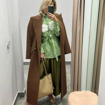 Blommig Accent Blus med Rutigt Mönster i 100% Bomull – Blå, Elegant och Mångsidig Design 4