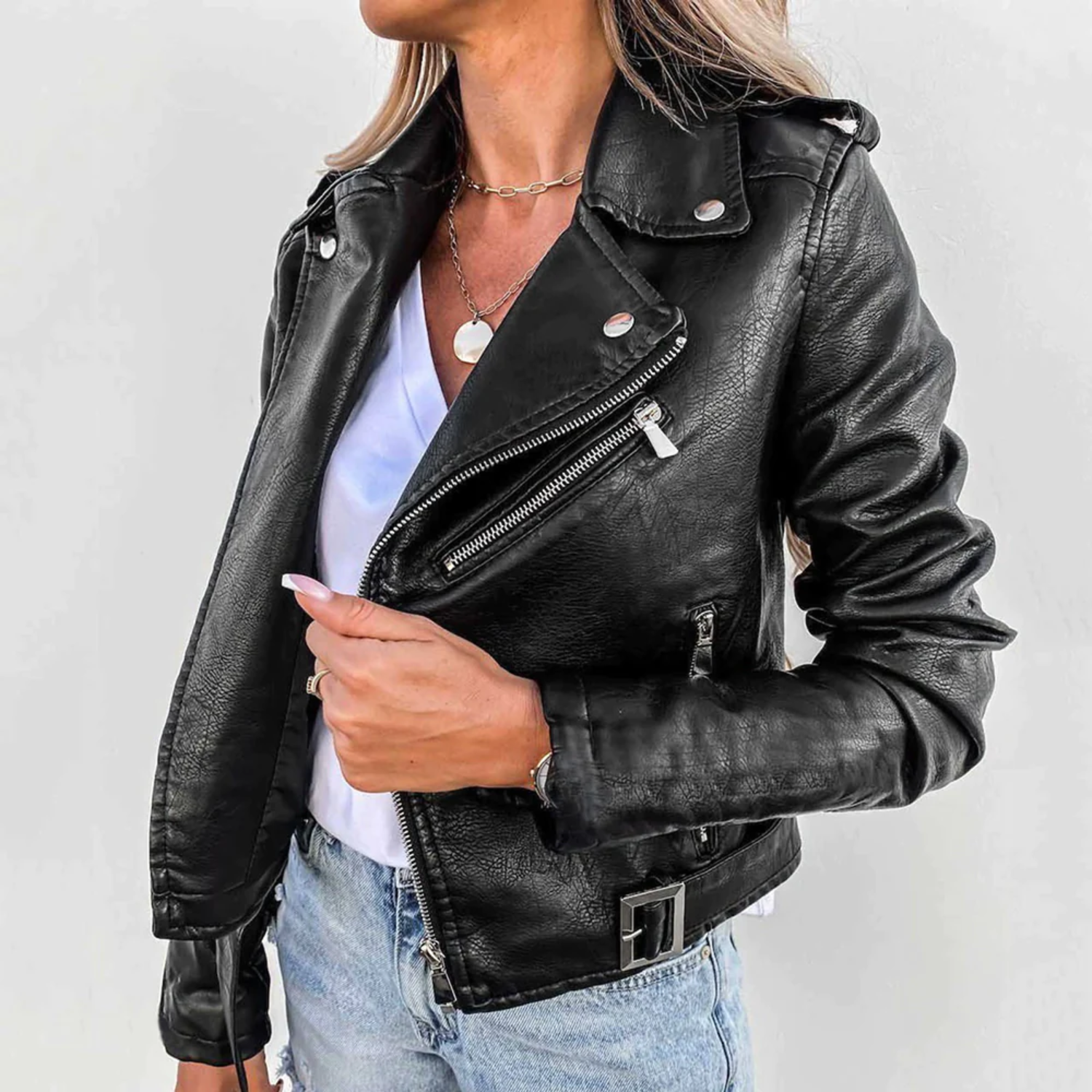 Bikerjacka Dam i Syntetiskt Läder med Ståkrage och Dragkedja – Elegant och Trendig Design 3