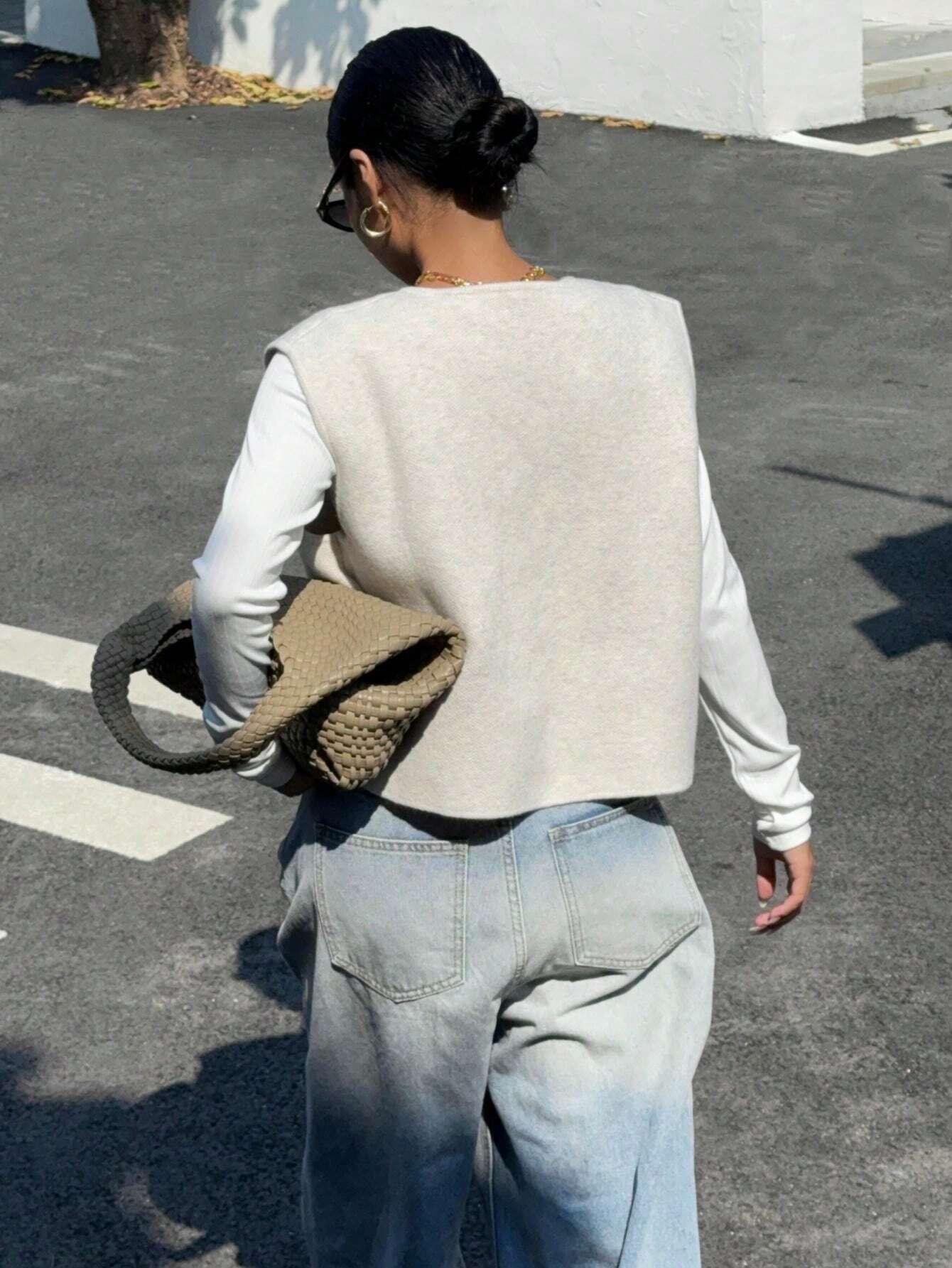 Dam Stickad Väst med Knappdetaljer i Ull för Avslappnad Stil-2