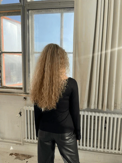 Snygga Damtoppar i Andningsbart Material – Sofistikerad Passform för Sommaraktiviteter 4