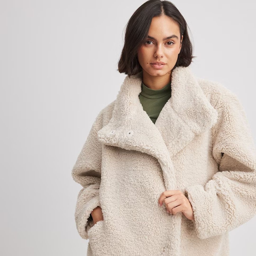 Dam Kappa i Konstgjord Päls Elegant Beige 3