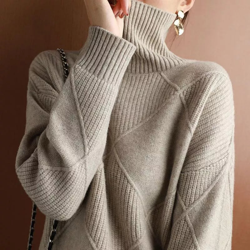 Stickad Dam Turtleneck Tröja i Löst Passform av Cashmere - Mjuk och Trendig för Höst och Vinter 4