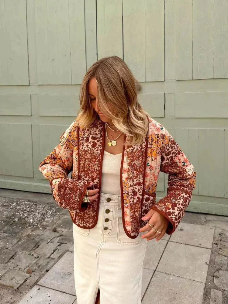Blommig Blazer för Kvinnor i Polyester – Modern Silhuett och Komfortabel Passform, Perfekt för Alla Tillfällen 8