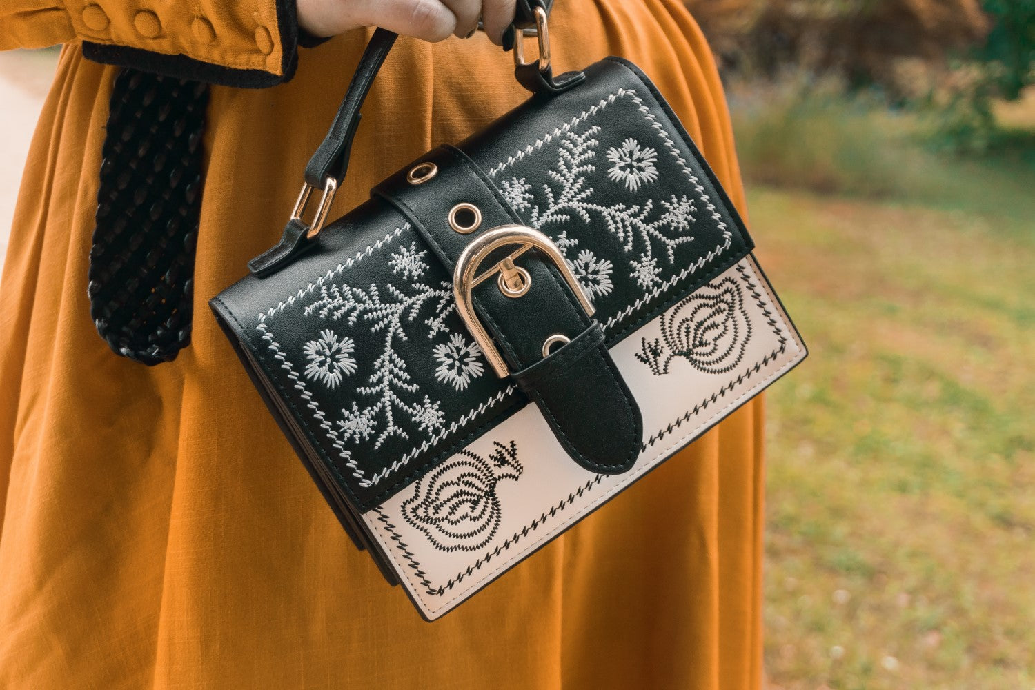 Dam Axelväska Blommig Broderi Veganskt Läder Vintage Stil-6