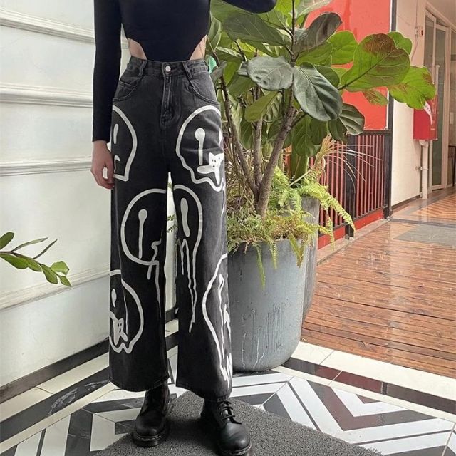 Dam Jeans Vidskuren Denim med Emoji-tryck-4