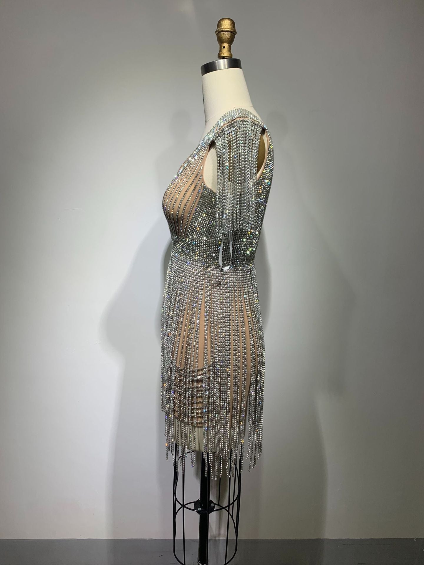 Eleganta Damklänningar Utsvängd Design i Högkvalitativt Tyg – Fina Klänningar för Formella och Avslappnade Tillfällen 5