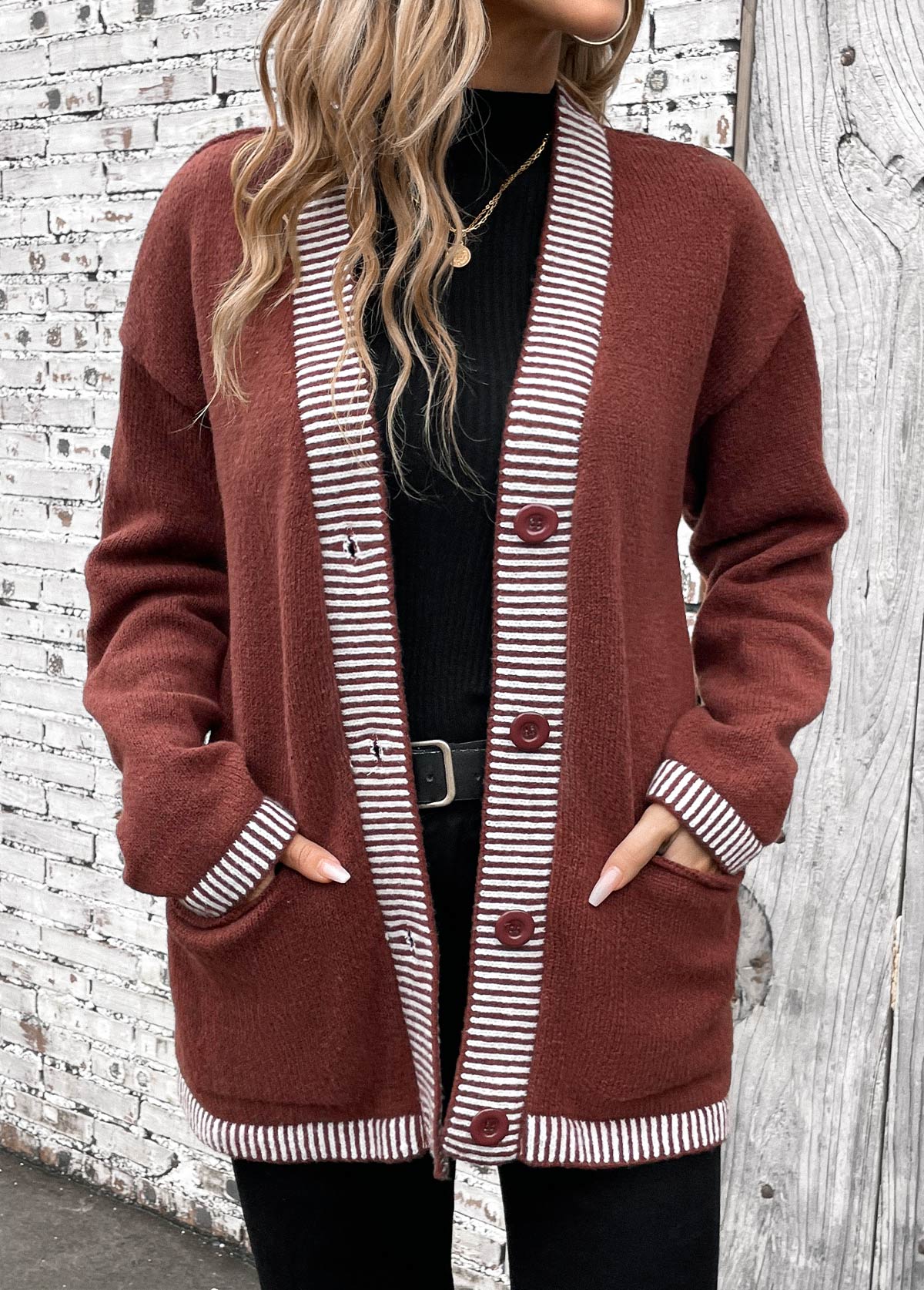 Damjacka Stickad Design med Ränder i Mörkbrun - Långärmad, Mjuk och Andningsbar-2