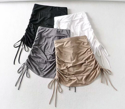 A-Line Mini Kjol för Kvinnor i Polyester – Smickrande Passform med Empire Midjehöjd och Monokrom Design 3