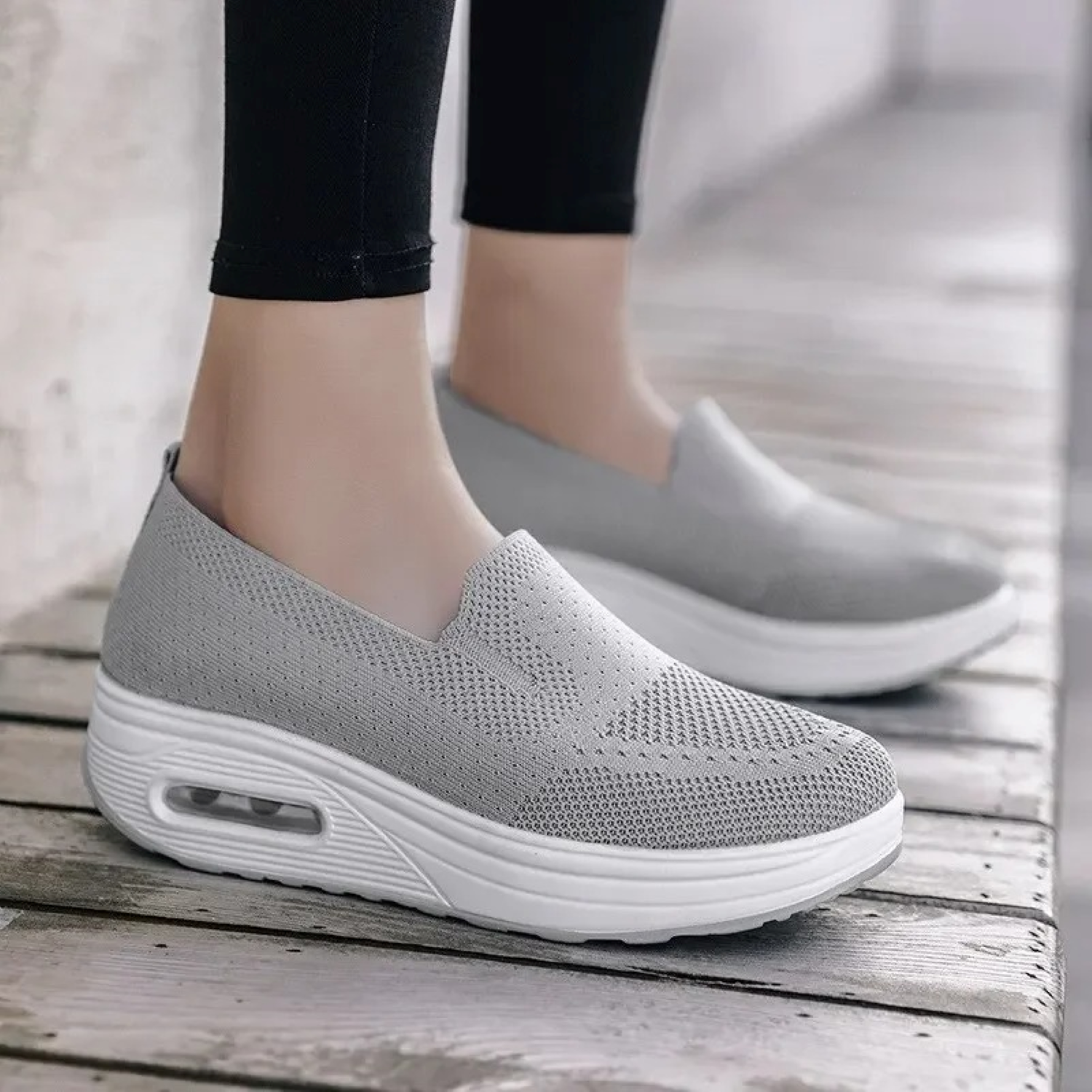 Dam Tofflor Monokrom Nät Slip-On Design för Komfort och Stil-1