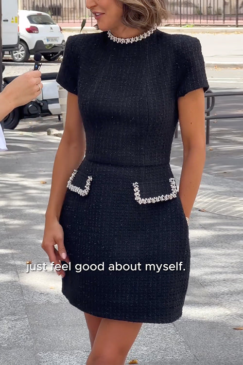 Kvinna Miniklänning Tweed med Pärldekorationer Korta Ärmar och Väskor-4