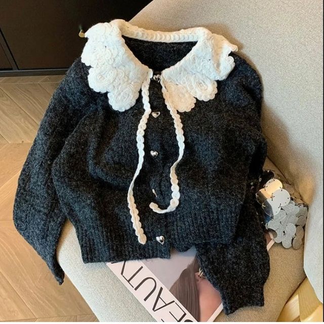 Dam Kort Kofta med Peter Pan-Krage och Pärla Accent i Mjuk Blandning-1