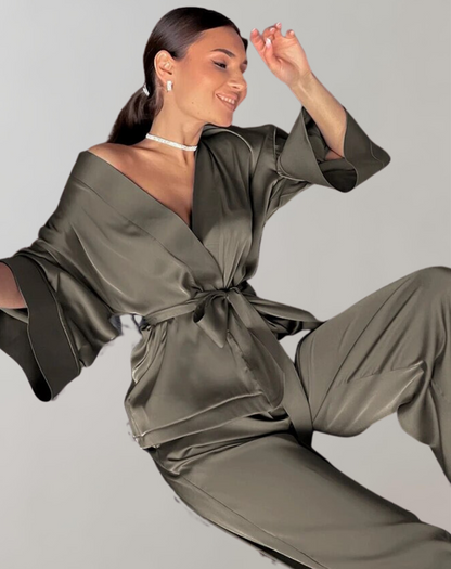 Dam Pyjamas Set med Lång Badrock och Sovplagg i Mjukt Material-3