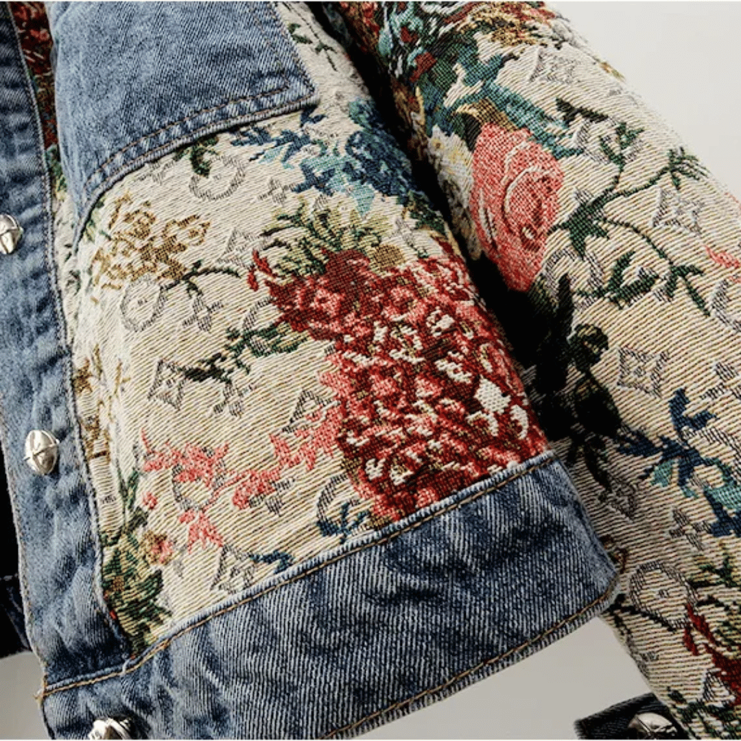 Blommönstrad Denimjacka för Kvinnor i Wolff-Fabric med Traditionell Krage och Praktiska Fickor 5