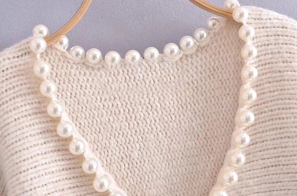 Dam Tröja med Klassisk Passform och Konstpärlor i Mjukt Material – Eleganta Detaljer för Vardag och Fest 3