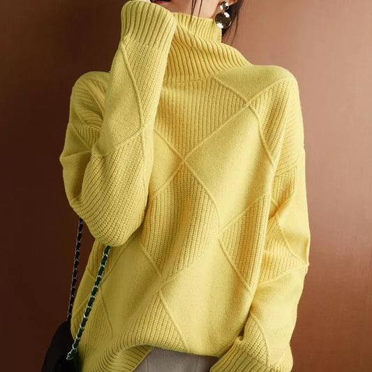 Stickad Dam Turtleneck Tröja i Löst Passform av Cashmere - Mjuk och Trendig för Höst och Vinter 1