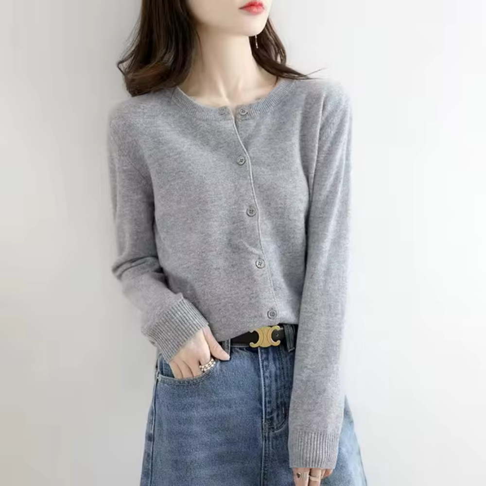 Lång Kofta Dam i Mjuka Naturliga Material med Elegant Design 11
