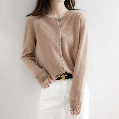 Lång Kofta Dam i Mjuka Naturliga Material med Elegant Design 12