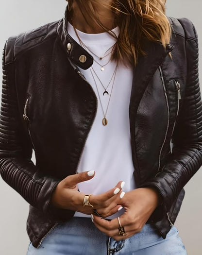 Bikerjacka Dam i Svart Läder med Quiltade Detaljer och Midjefokuserad Silhuett 3