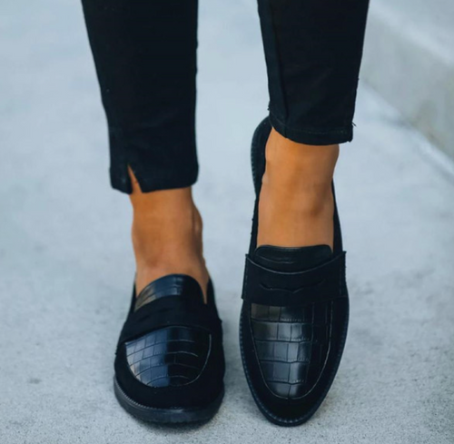 Kvinnors Tofflor i Syntetisk Läder med Krokodilprägling – Elegant Slip-On Design för Vardags- och Festbruk 1