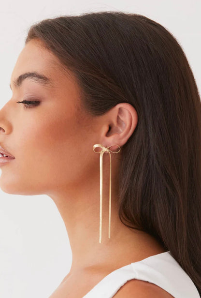 Slingörhängen i 14k Guld för Kvinnor – Eleganta Guldörhängen för Varje Tillfälle 5
