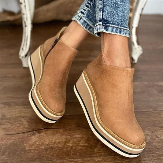 Kilstövlar för Dam med Kilasula och Slip-On Design – Syntetiskt Yttertyg, Mångsidig Casual Stil, Skafthöjd 10 cm 1