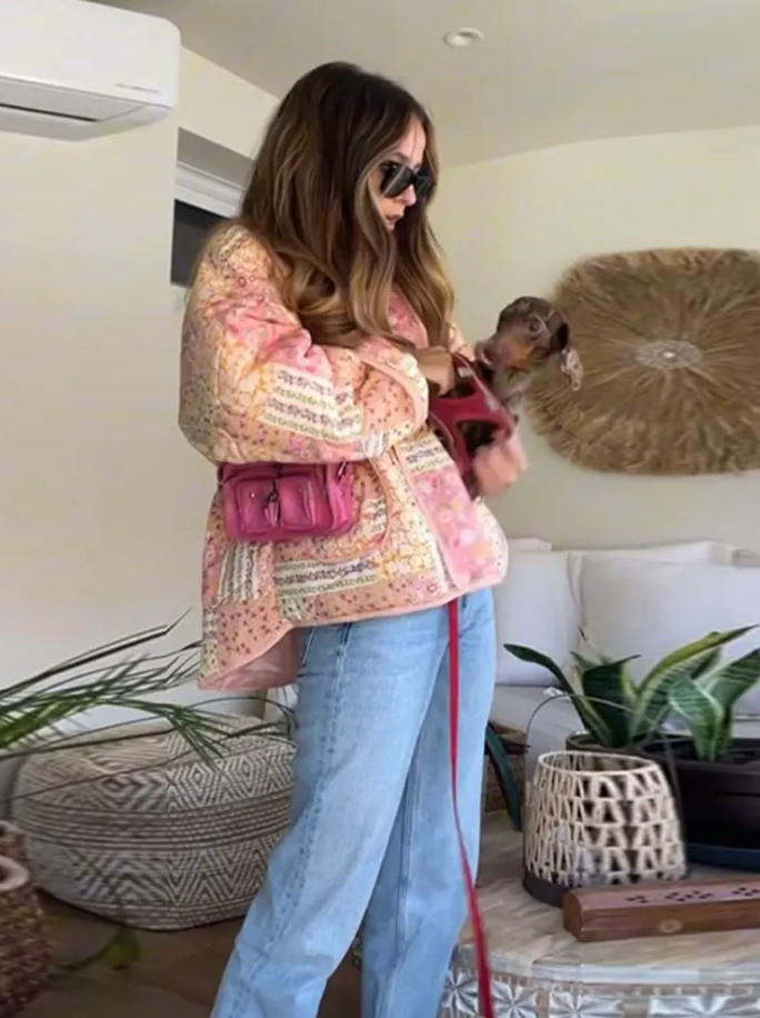 Damjacka med Blommönster i 100% Kashmir – Långa Ärmar och Sidfickor för Elegans och Komfort 4