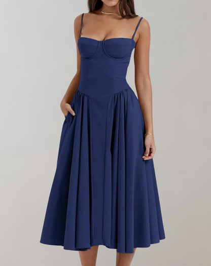 Cocktailklänning Dam med Djup Halsringning och Figursmickrande Silhuett – Lätt Material för Bröllop och Fest 15