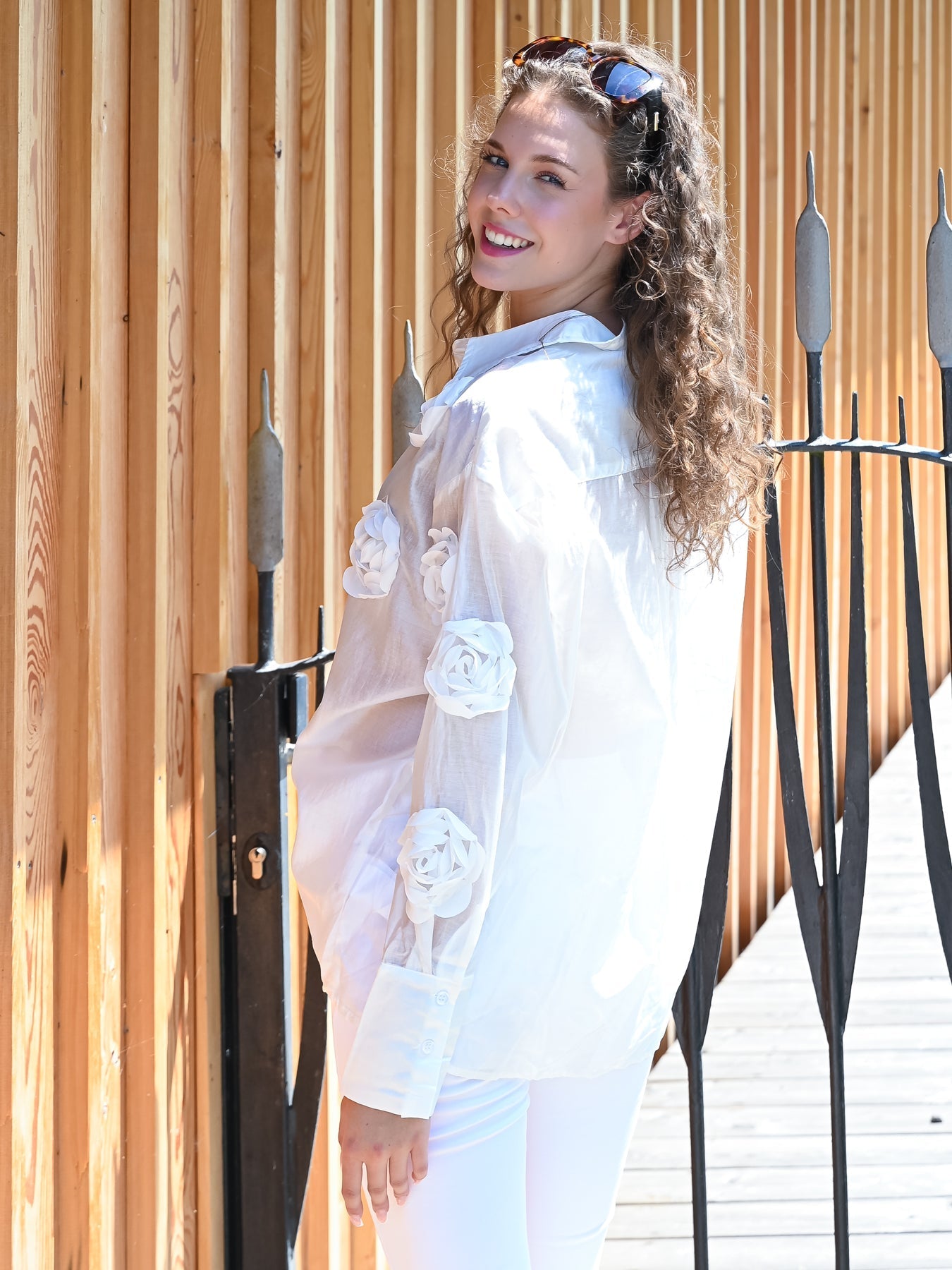 Dam Skjorta Klassisk Snitt med Rosapplikationer 100% Bomull-2