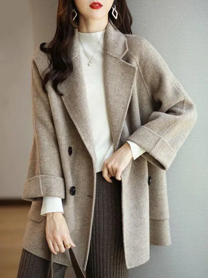 Dam Kappa Beige i Ull för Vinter – Elegant Normal Passform med Feminina Detaljer 7
