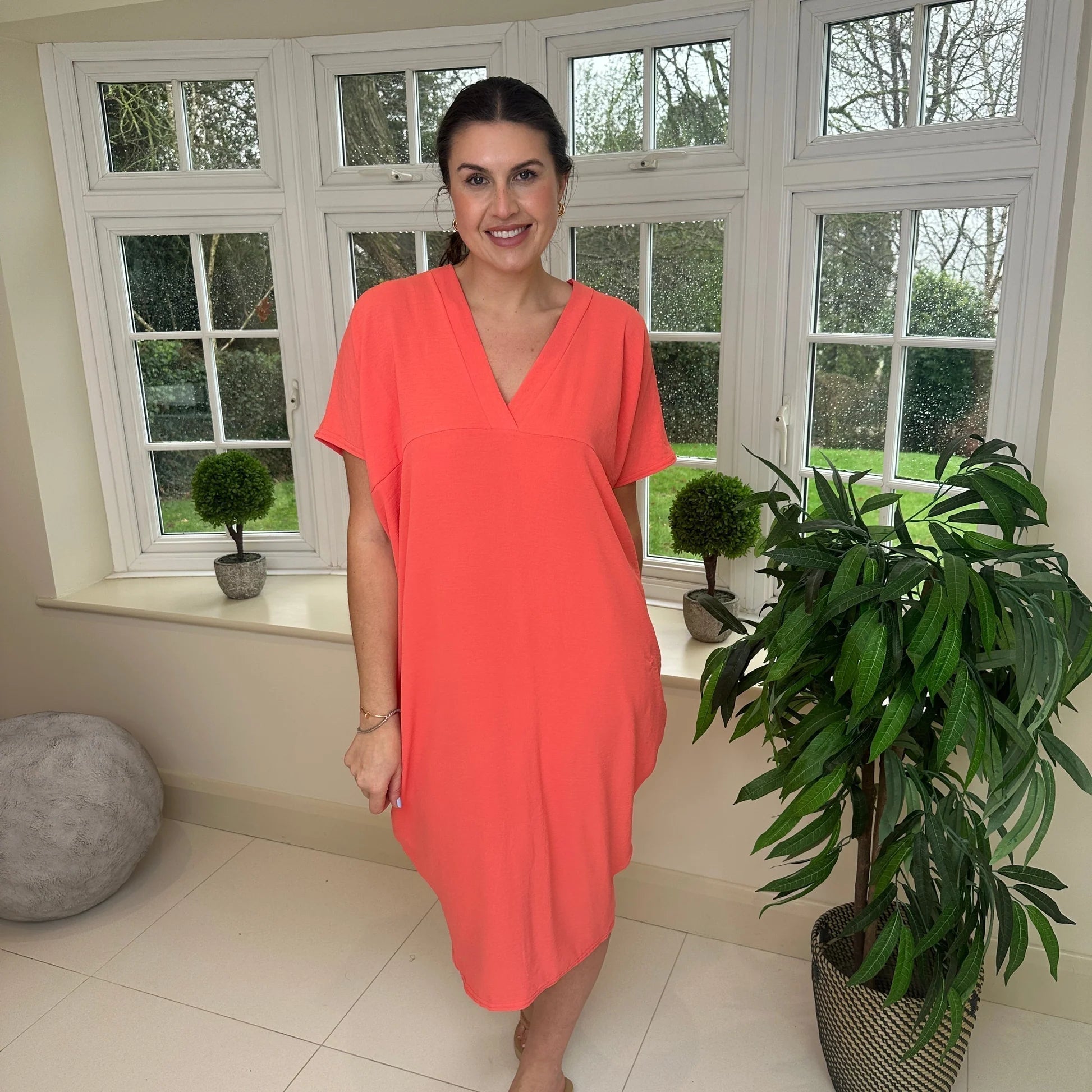 Variant image for Kvinna Klänning V-ringning Högkvalitativt Tyg-49