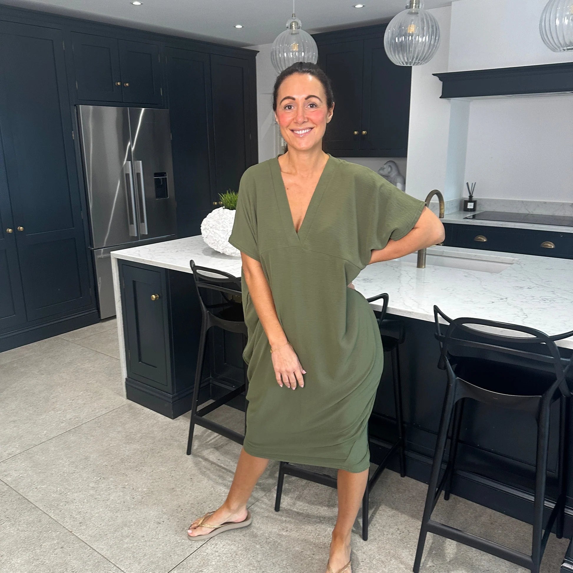 Variant image for Kvinna Klänning V-ringning Högkvalitativt Tyg-13