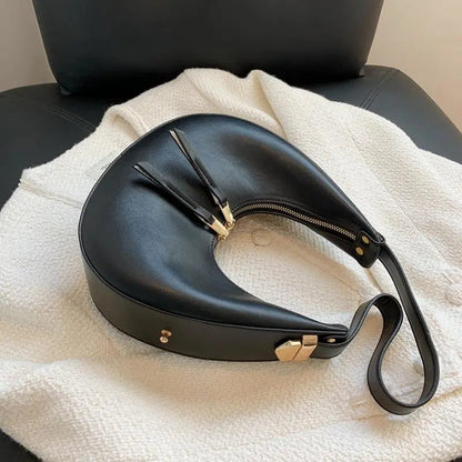 Halvmåne Damväska i Syntetiskt Läder – Elegant Design för Vardag och Fest, 30x20x10 cm 5