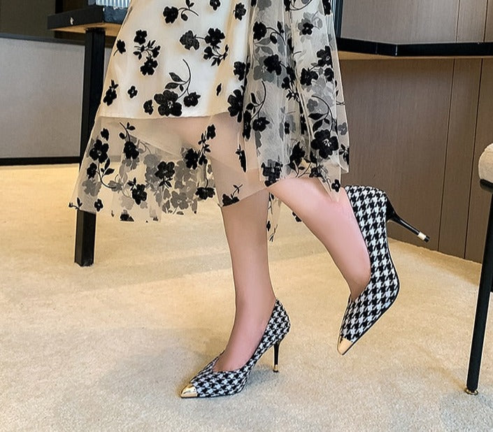 Kvinnors Pumpskor Spetsig Tå PU Material-2