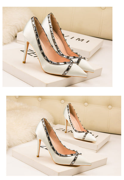 Kvinnor Höga Klackar Klassiska Satin Pumps-4