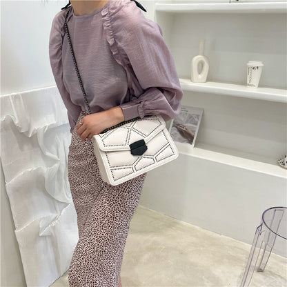 Dam Axelväska Kedja PU-Läder Mjuk Klaffdesign-2